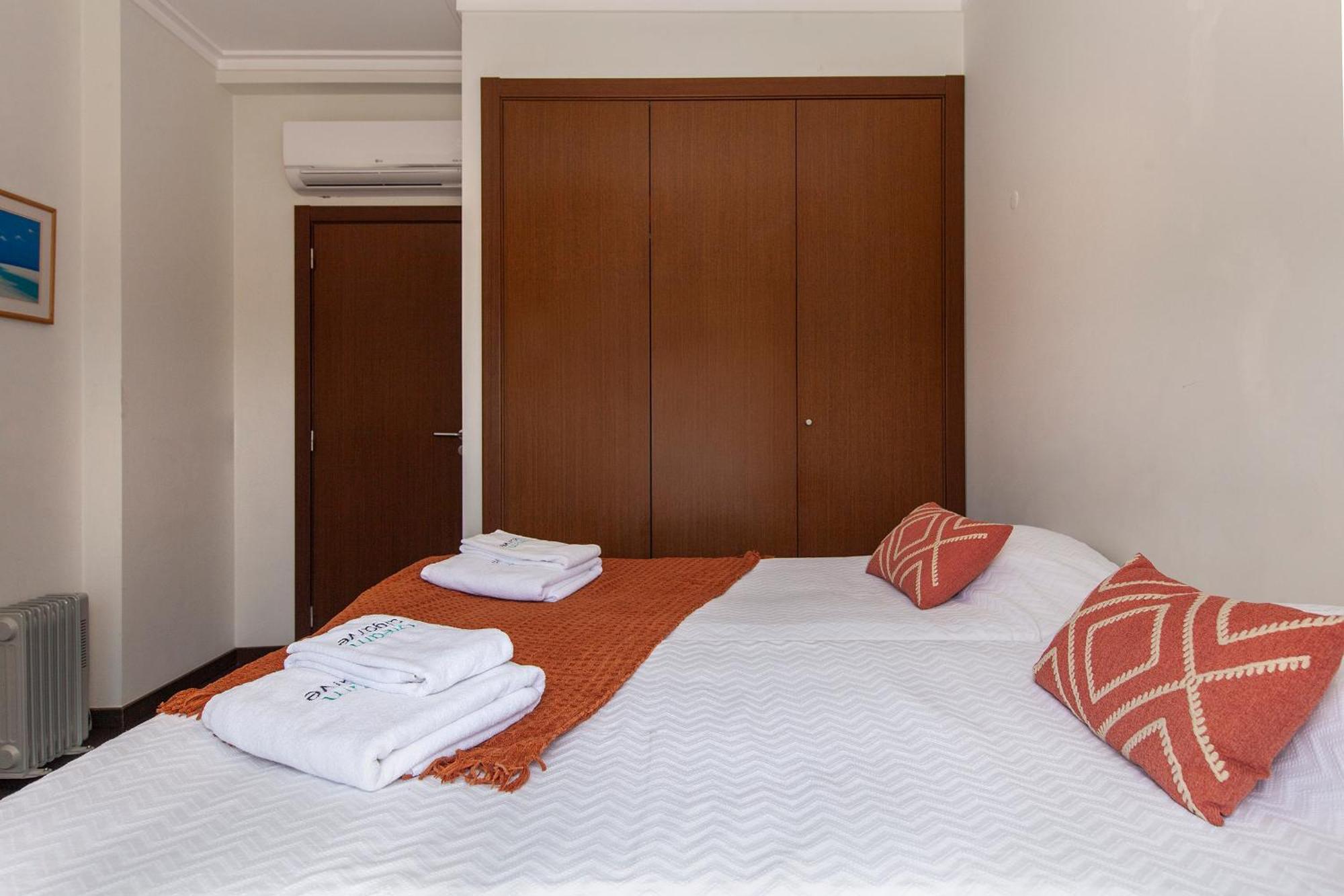 B04 - Luxury 2 Bed W Terrace Pool Apartment Lagos Ngoại thất bức ảnh